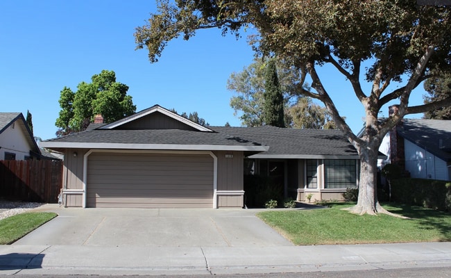 Primary Photo - Charming Woodland Home for Rent