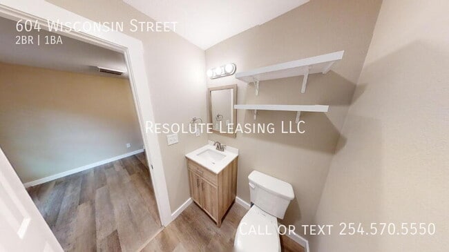 Building Photo - 604 Wisconsin St