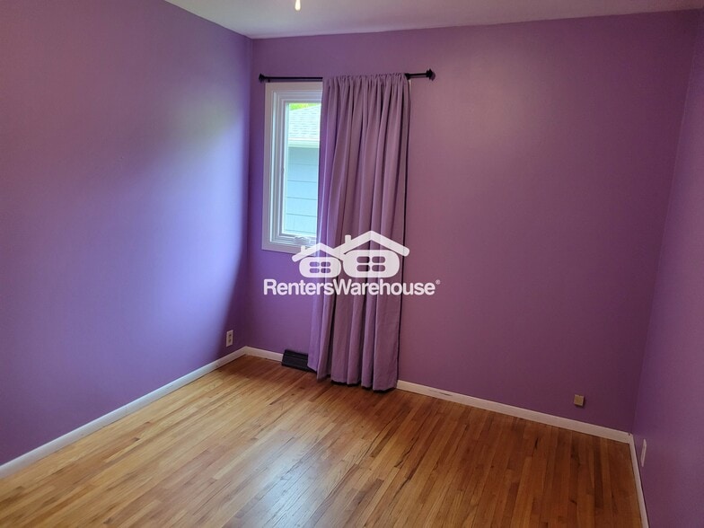 Building Photo - 125 Pfau St