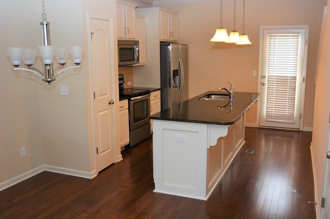 Building Photo - 5212 Prosperity Church Rd