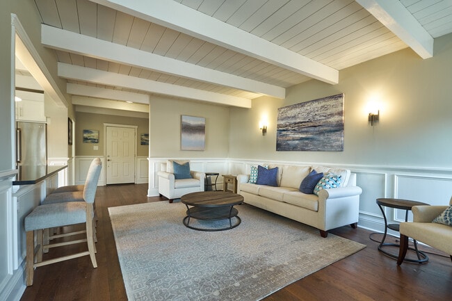 Aqua Terra 3 Bed, 2 Bath Living - Aqua Terra Apartments