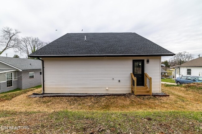 Building Photo - 3412 Ashland Ave