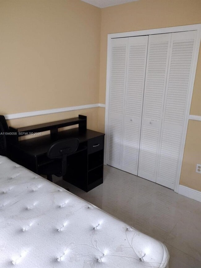 Building Photo - 31XX W 72nd St