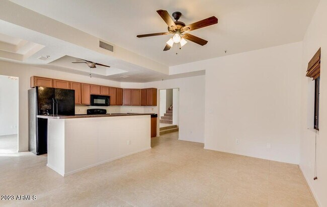 Building Photo - 10351 E Sharon Dr