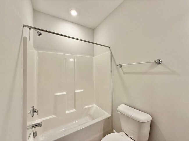 Building Photo - 414 Shale Creek Dr