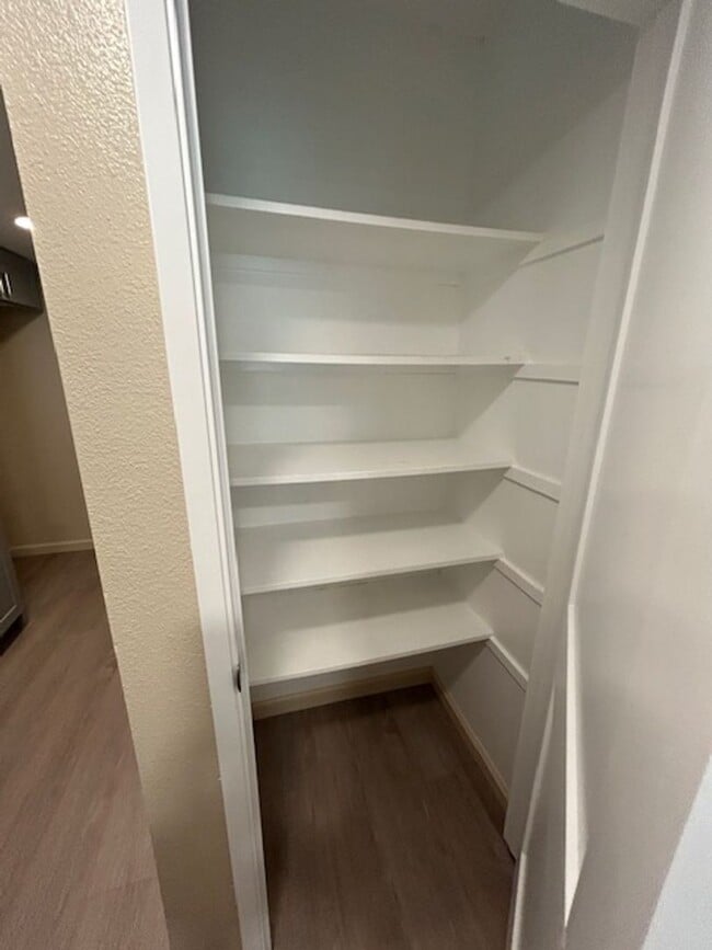 Building Photo - Beautiful Newly Remodeled 2 Bedroom 2 Bathroom Condo in SE Visalia!