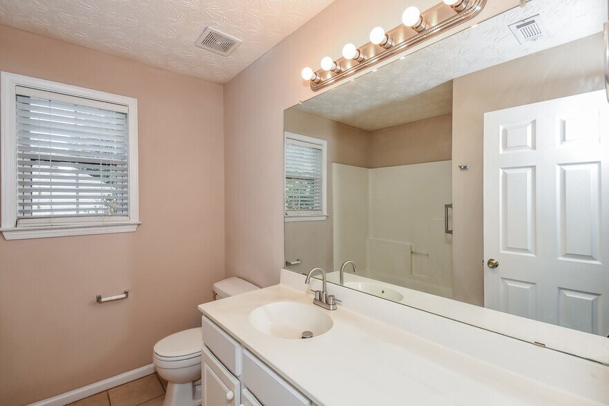 Building Photo - 1675 Berrywood Way