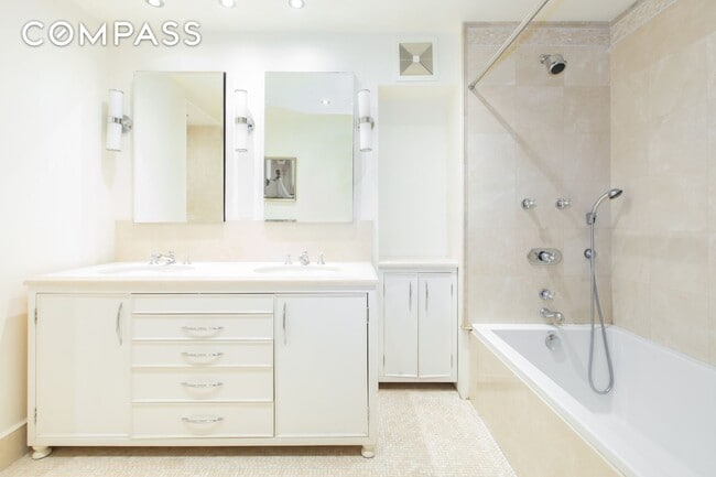 Building Photo - 27 W 87th St