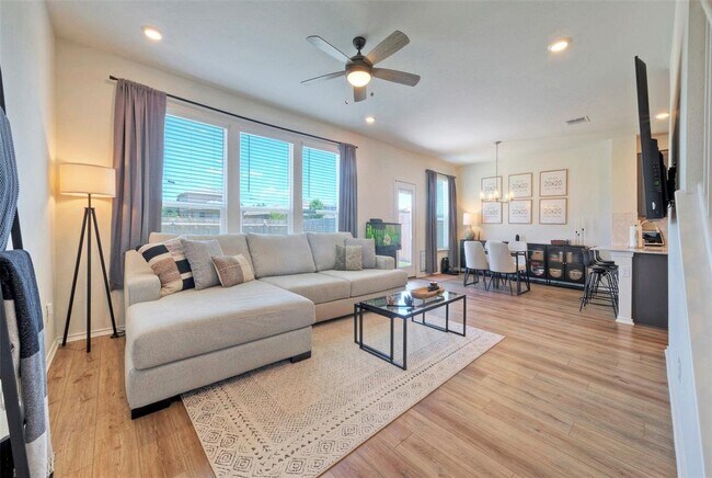 Building Photo - 13216 Nancy Reagan St