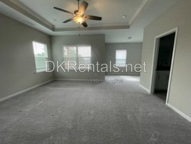 Building Photo - 944 Hewitt Dr SE