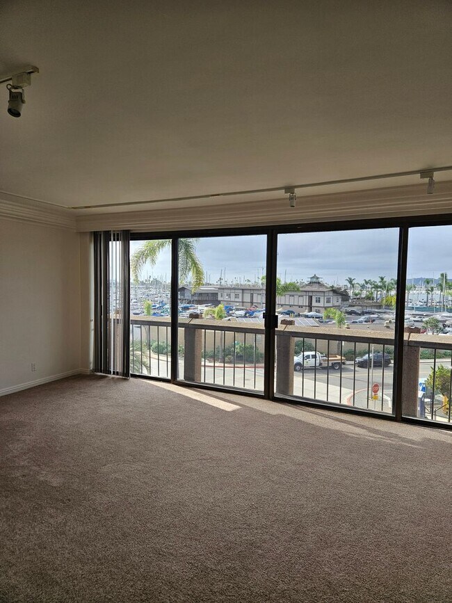 Building Photo - Live at Le Rondelet - Two Bedrooms and Views!