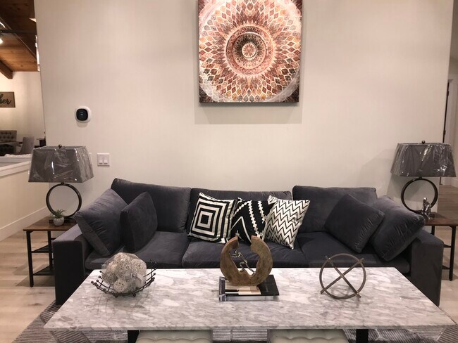 Building Photo - 266 Humboldt Rd