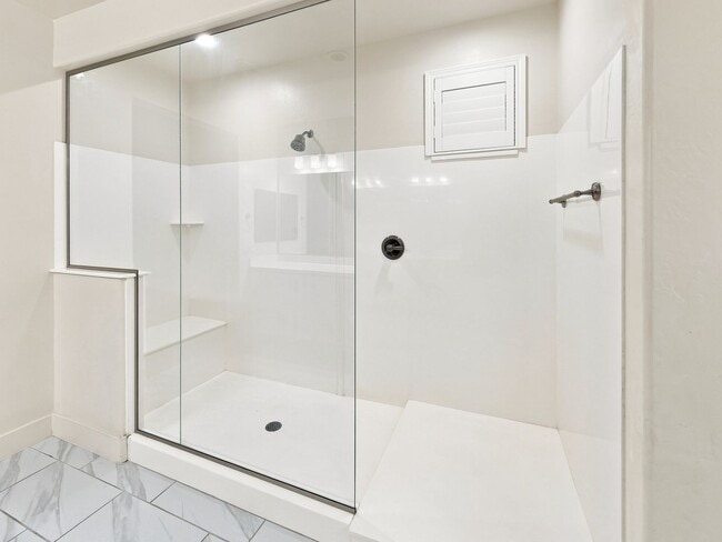 Building Photo - Luxury SMART HOME For Rent!