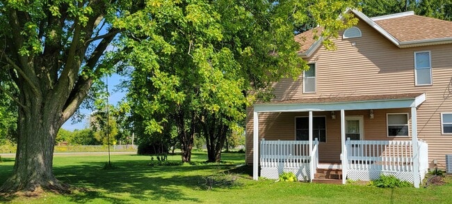 Building Photo - 6060 Town Hall Dr