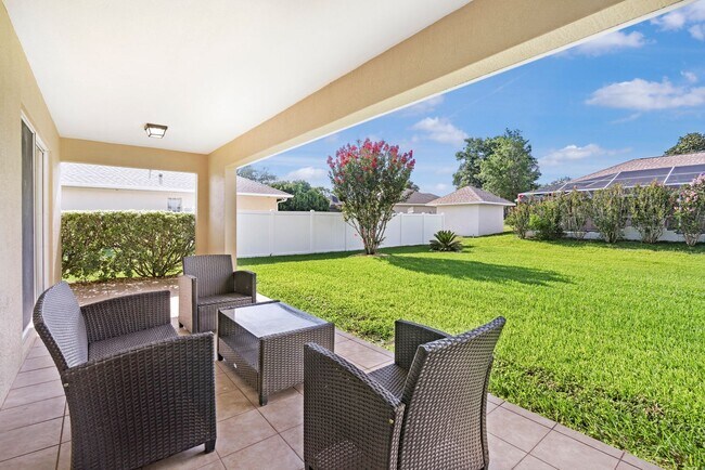 Building Photo - Fully furnished home
