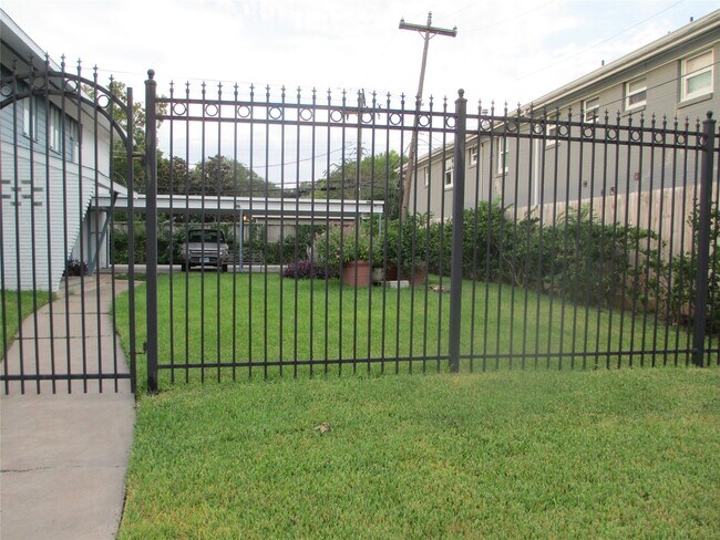 Building Photo - 3607 Murworth Dr