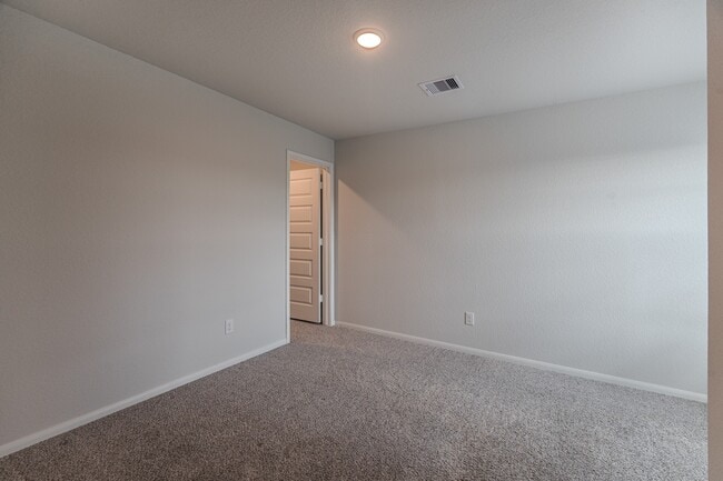 Building Photo - 100 Ashe Juniper Wy