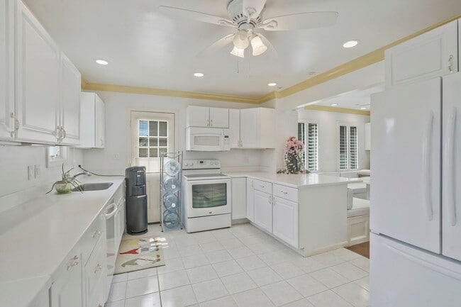 Building Photo - North Arlington 4 BR 5.5 BA Home