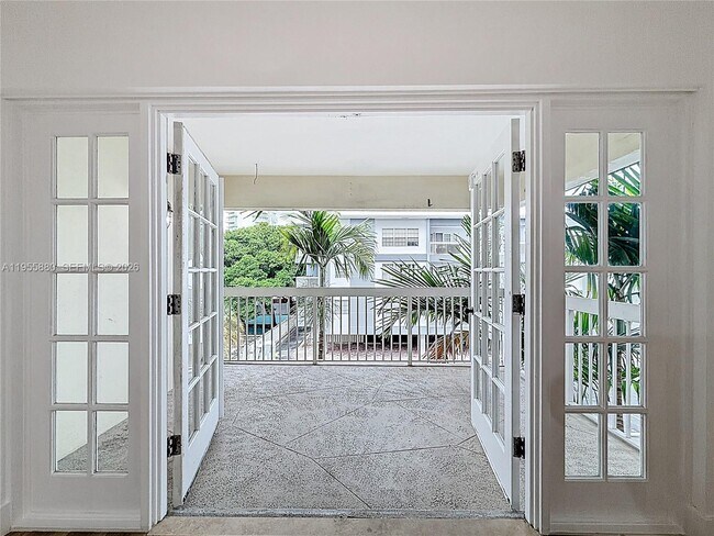 Building Photo - 2424 SE 17th St