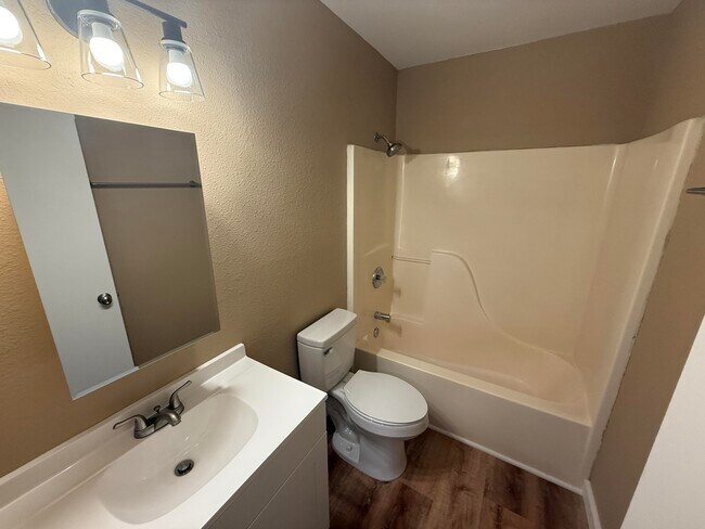 Building Photo - 1707 Hanover Blvd