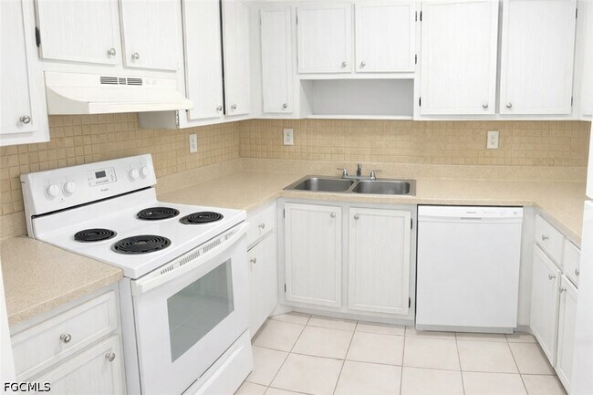 Building Photo - 1830 Maravilla Ave