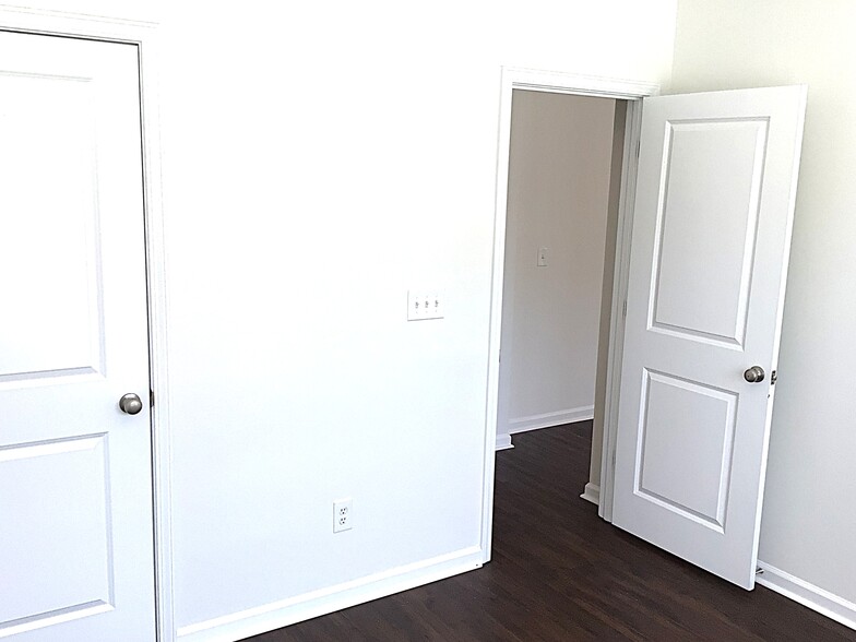 Building Photo - 263 Mayfield Dr