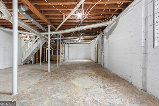 Building Photo - 1848 Winthrop Dr SE