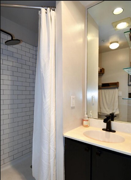 Full Bath with Shower - 1731 Willard St NW