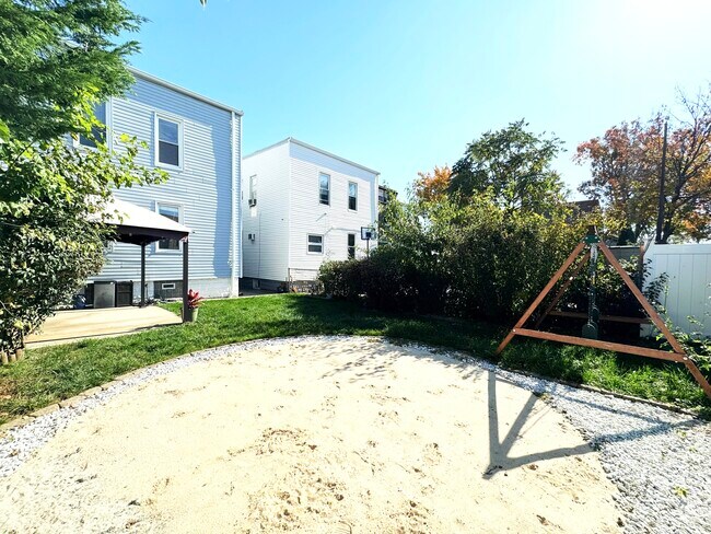 Building Photo - 25 Kelly Pky