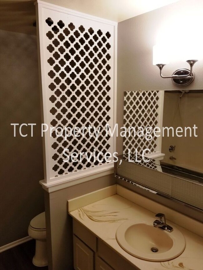 Building Photo - Adorably Updated Patio Home near Old Town Scottsdale