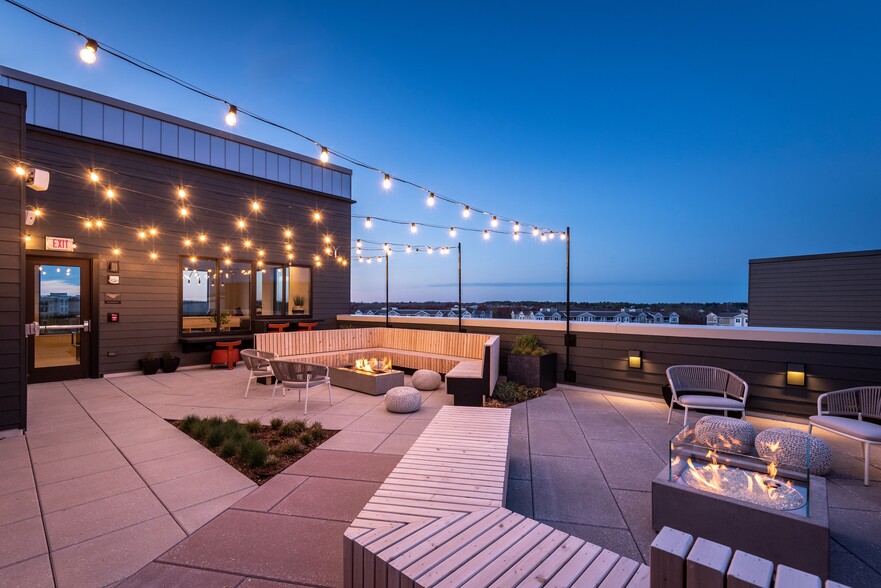 Roof Top Lounge - The Point at Weymouth