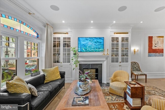 Building Photo - 1524 Swann St NW