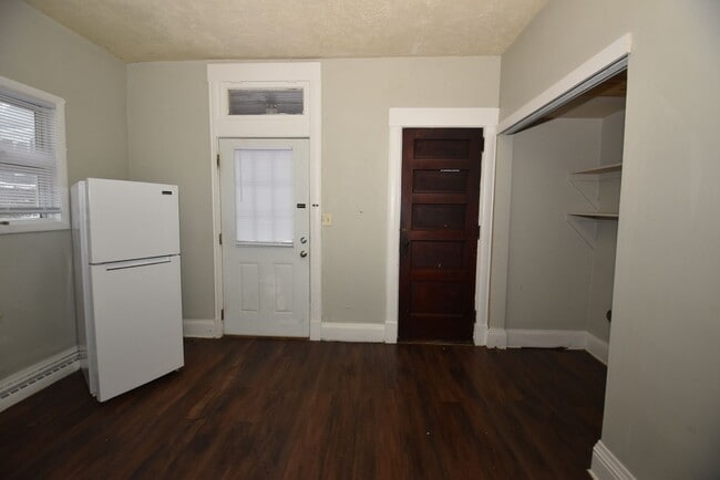 Building Photo - 508 S St Joseph St