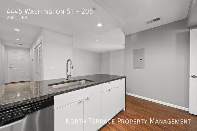 Building Photo - Stylish 2-Bedroom Living at Vernon on Wash...