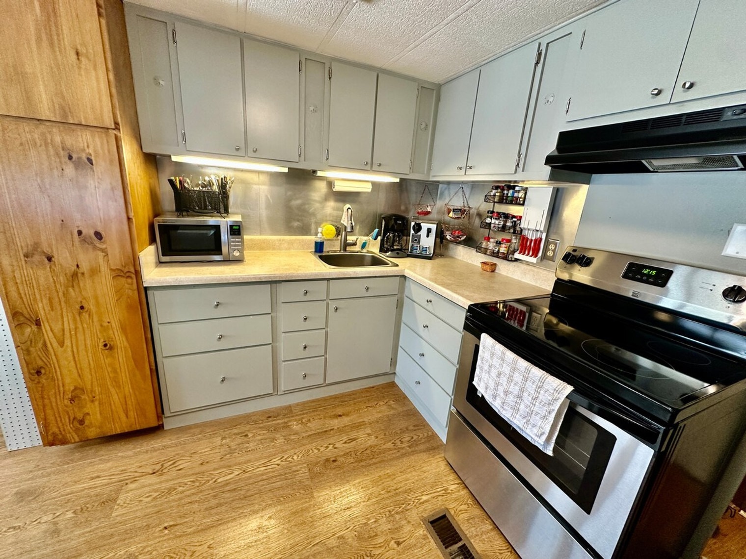 Building Photo - 941 Nettles Blvd