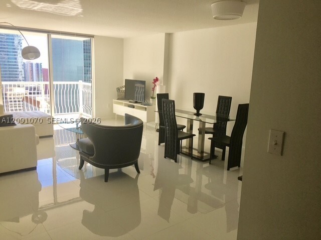 Building Photo - 1200 Brickell Bay Dr
