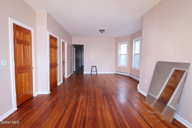 Building Photo - 29 Morris St