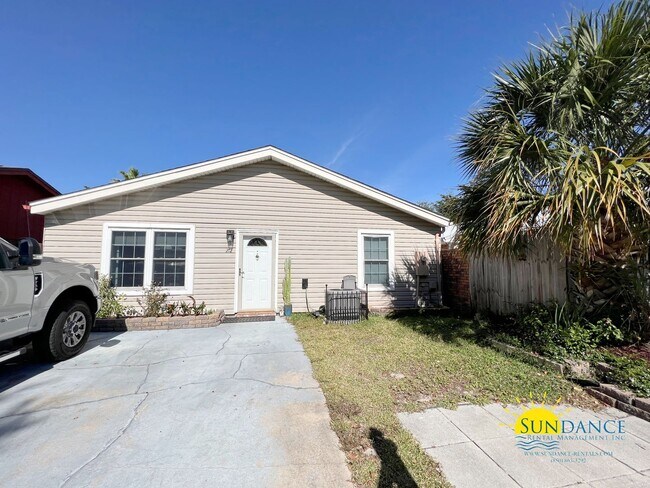 Primary Photo - 2 Bedroom home with custom upgrades in the...