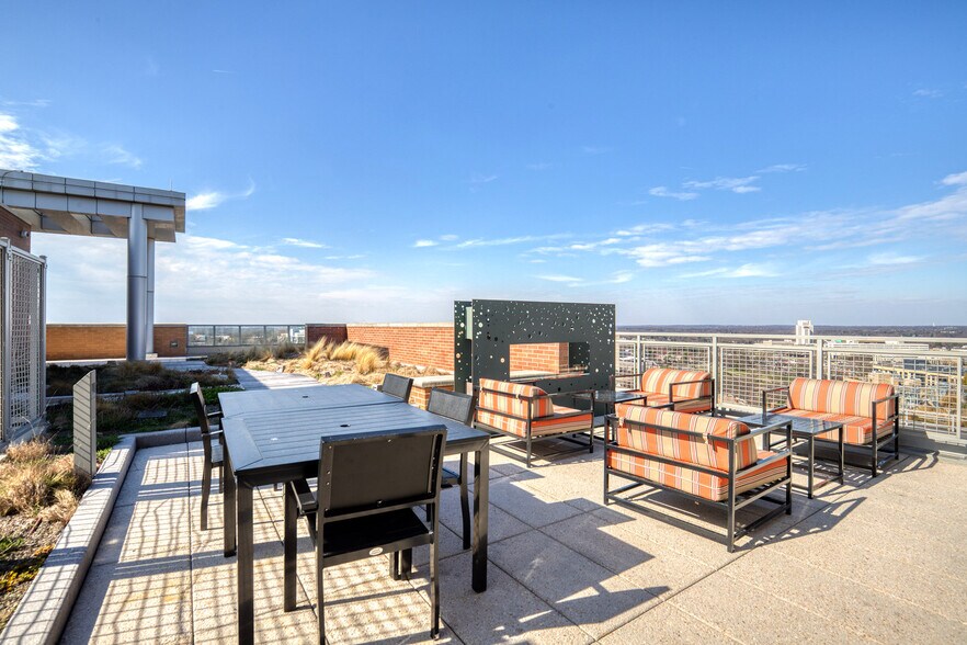 Building Photo - 4850 Rugby Ave