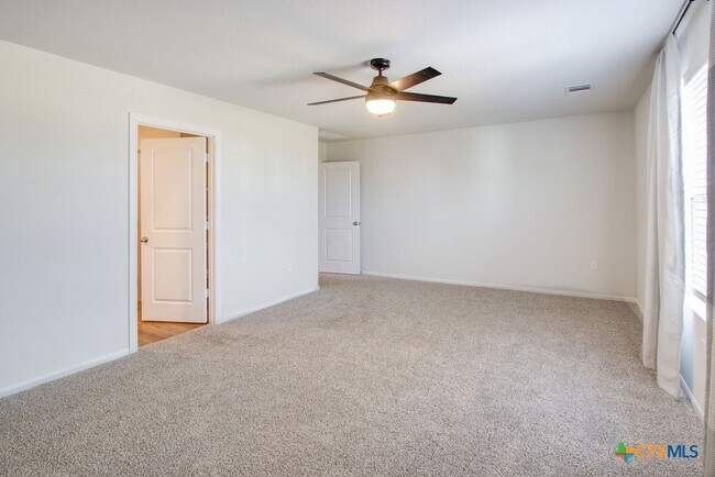 Building Photo - 324 Kenai Dr