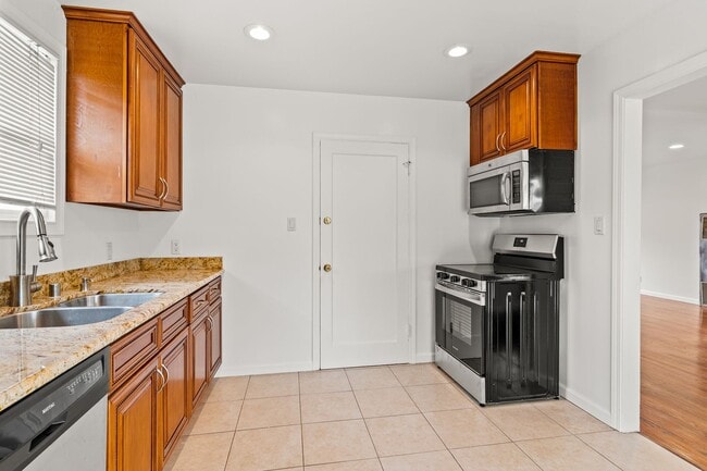 Building Photo - 26539 Flamingo Ave