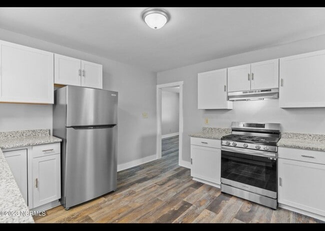 Building Photo - 205 S 11th St