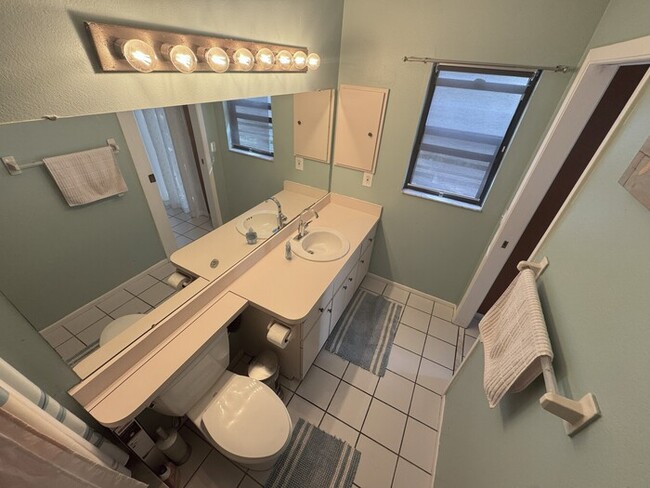 Building Photo - Single Family Home