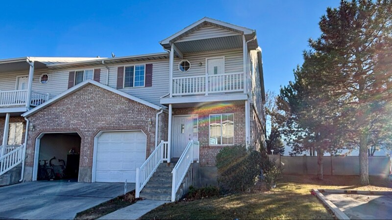 Building Photo - 631 W 20 N