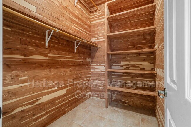 Building Photo - 2162 River Way