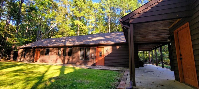 Building Photo - Remodeled secluded wooded oasis off of Qualla Road with handicap access