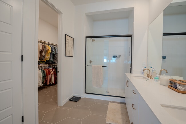 Building Photo - 26939 Goldfinch Ln