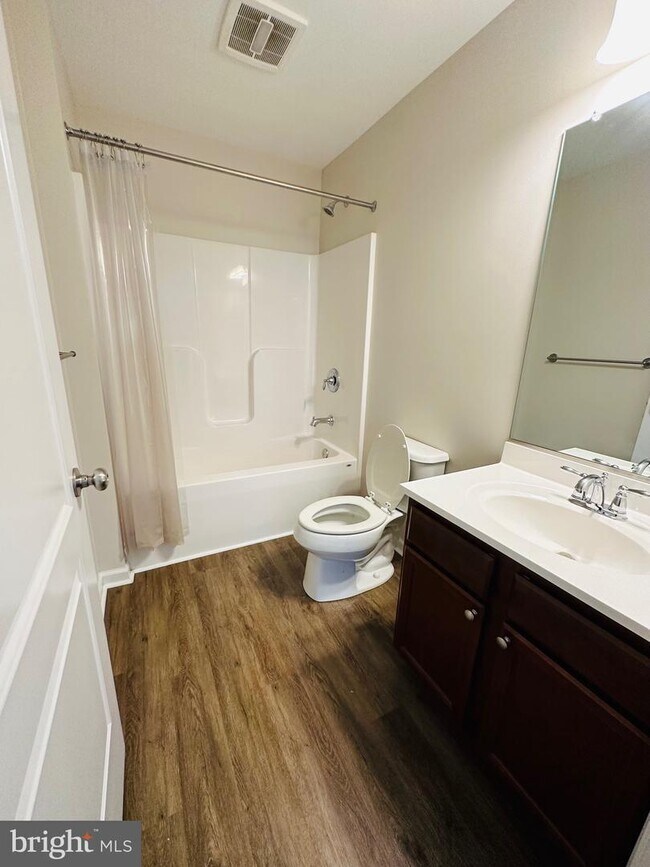 Building Photo - 101 Brier Rabbit Ct