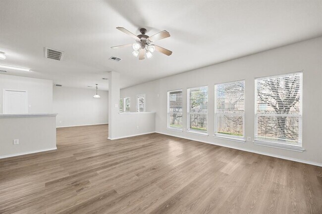 Building Photo - 2049 Rachel Ln