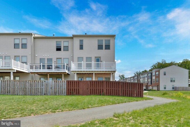 Building Photo - 42502 Dogwood Glen Square